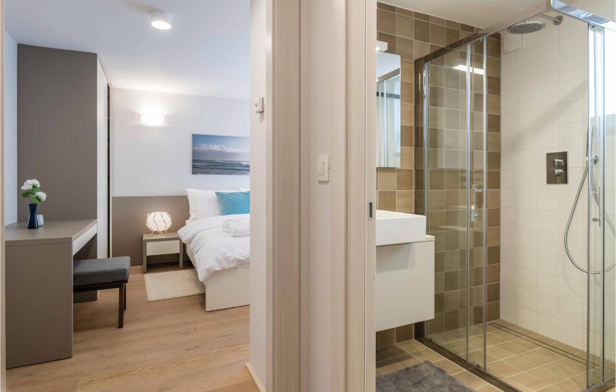 Nice Apartment In Plomin With Jacuzzi Luaran gambar