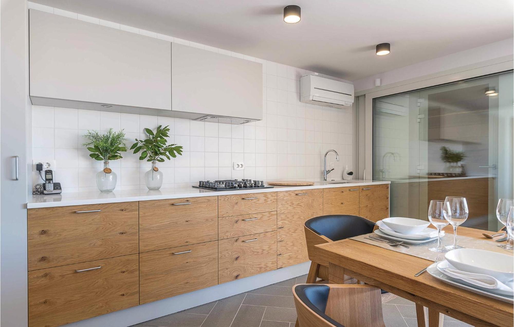 Nice Apartment In Plomin With Jacuzzi Luaran gambar